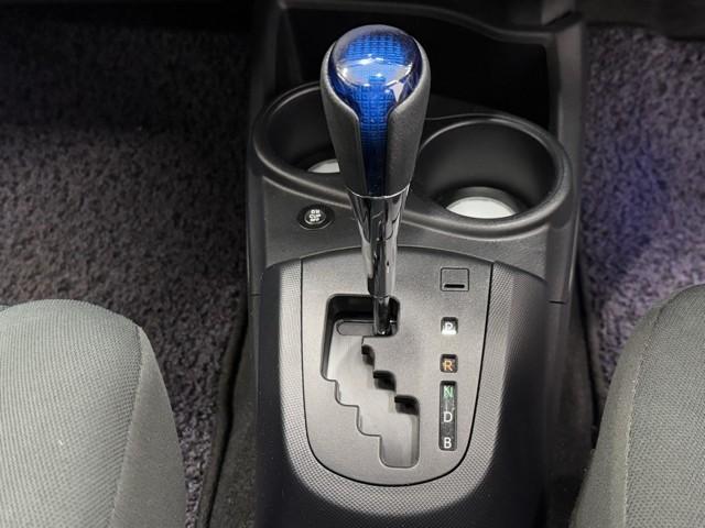 アクア ＷＥＬ　ＳジョシュセキＡタイプ　メモリーナビ　フルセグＴＶ　バックカメラ　衝突軽減ブレーキ　ドライブレコーダー　ＬＥＤヘッドライト　スマートキー　イモビライザー　パワーウィンドウ　ＡＢＳ　ＥＴＣ　純正アルミ　オートエアコン　記録簿（12枚目）