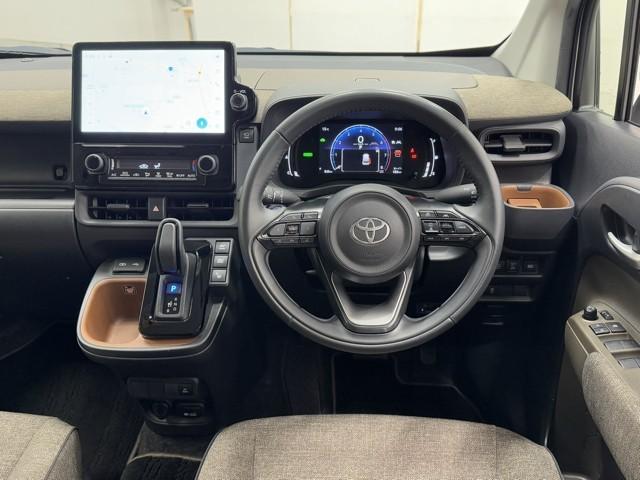 シエンタ ハイブリッドZ TSS エアバック デモカー アルミ キーレスエントリー ナビTV イモビライザー 整備記録簿 バックモニター LEDヘッドライト ETC車載器 横滑り防止 スマートキー オートエアコン WSRS(4枚目)