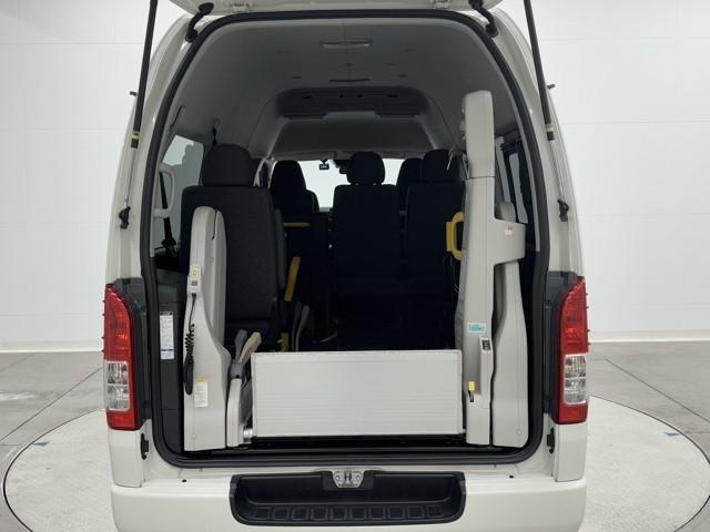 ハイエースバン ＷＥＤＸクルマイスＢタイプ　ＡＭ／ＦＭチューナー　バックカメラ　衝突被害軽減ブレーキ　パワーウィンドウ　ＡＢＳ　ハロゲンライト　ドラレコ　キーレス　イモビライザー　パワステ　横滑り防止装置　記録簿（4枚目）