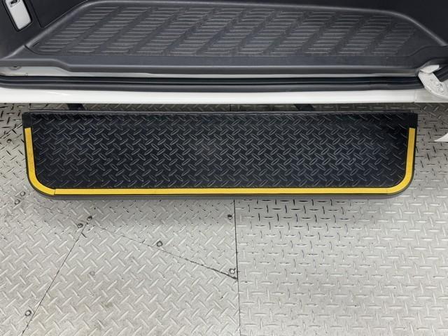 ハイエースバン ＷＥＤＸクルマイスＢタイプ　ＡＭ／ＦＭチューナー　バックカメラ　衝突被害軽減ブレーキ　パワーウィンドウ　ＡＢＳ　ハロゲンライト　ドラレコ　キーレス　イモビライザー　パワステ　横滑り防止装置　記録簿（5枚目）