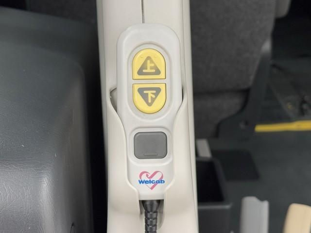 ハイエースバン ＷＥＤＸクルマイスＢタイプ　ＡＭ／ＦＭチューナー　バックカメラ　衝突被害軽減ブレーキ　パワーウィンドウ　ＡＢＳ　ハロゲンライト　ドラレコ　キーレス　イモビライザー　パワステ　横滑り防止装置　記録簿（6枚目）