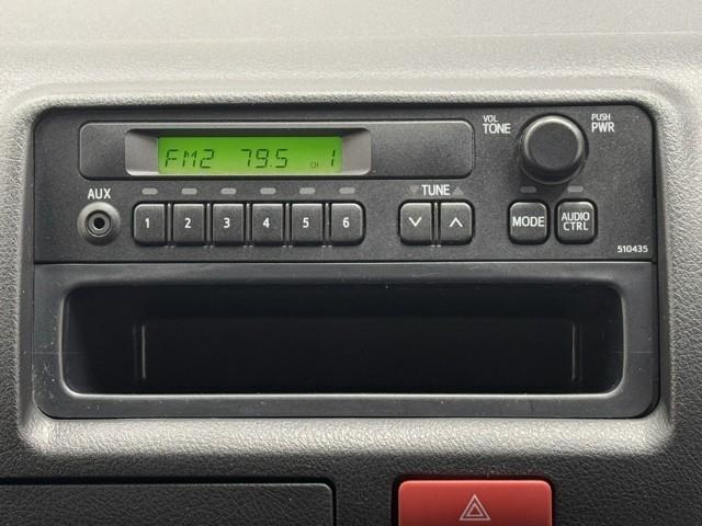 ハイエースバン ＷＥＤＸクルマイスＢタイプ　ＡＭ／ＦＭチューナー　バックカメラ　衝突被害軽減ブレーキ　パワーウィンドウ　ＡＢＳ　ハロゲンライト　ドラレコ　キーレス　イモビライザー　パワステ　横滑り防止装置　記録簿（11枚目）