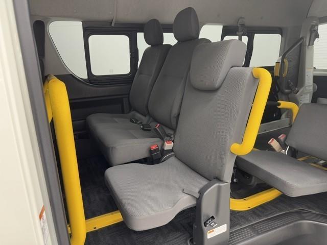 ハイエースバン ＷＥＤＸクルマイスＢタイプ　ＡＭ／ＦＭチューナー　バックカメラ　衝突被害軽減ブレーキ　パワーウィンドウ　ＡＢＳ　ハロゲンライト　ドラレコ　キーレス　イモビライザー　パワステ　横滑り防止装置　記録簿（18枚目）