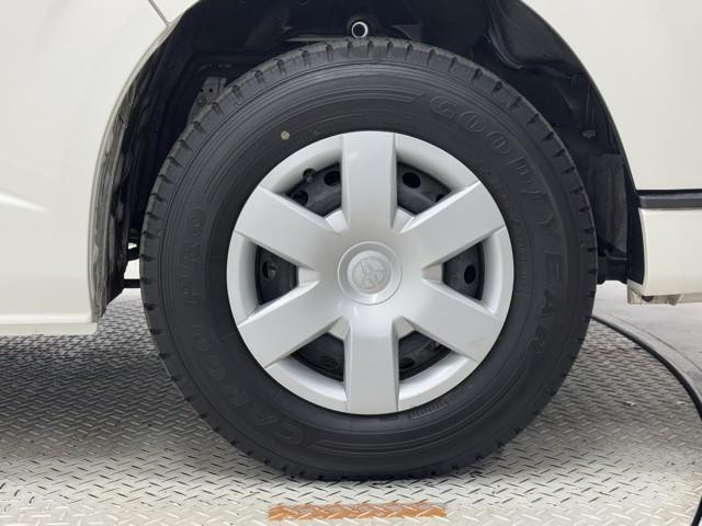 ハイエースバン ＷＥＤＸクルマイスＢタイプ　ＡＭ／ＦＭチューナー　バックカメラ　衝突被害軽減ブレーキ　パワーウィンドウ　ＡＢＳ　ハロゲンライト　ドラレコ　キーレス　イモビライザー　パワステ　横滑り防止装置　記録簿（19枚目）