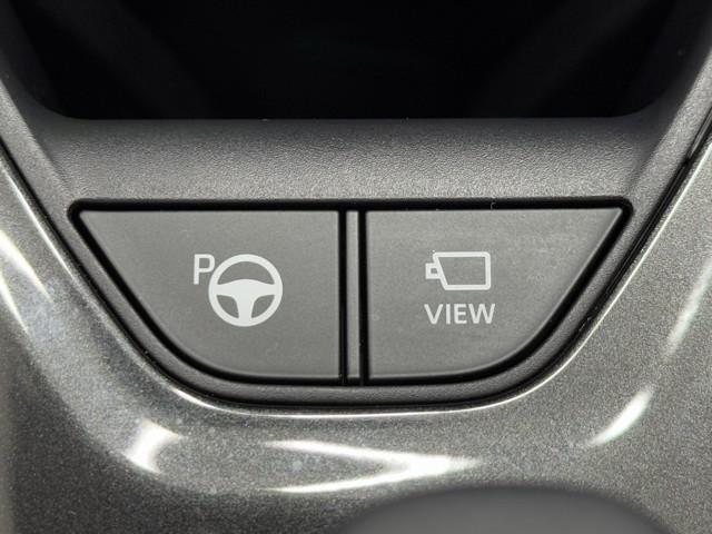 クラウンスポーツ Ｚ　ＡＷＤ　フルセグテレビ　１オーナー　ＥＴＣ車載器　ＴＶナビ　クルコン　横滑り防止装置　エアバッグ　本革　ＡＣ１００Ｖ　ミュージックプレイヤー接続可　メモリナビ　ドラレコ　キーレス　盗難防止装置　ＡＢＳ（12枚目）