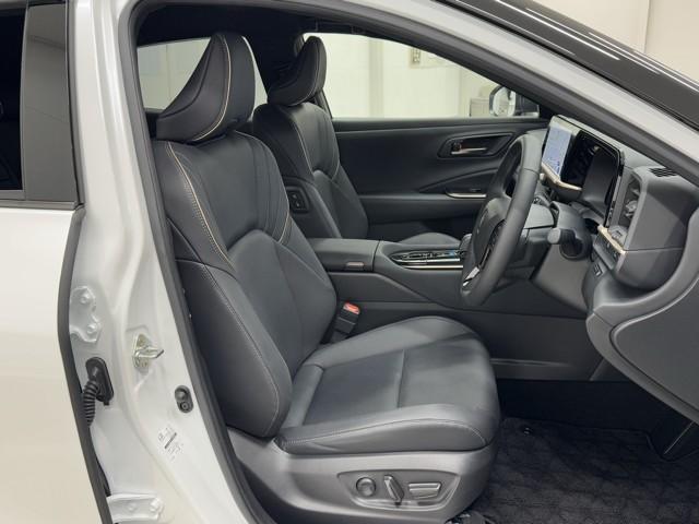 クラウンスポーツ Ｚ　ＡＷＤ　フルセグテレビ　１オーナー　ＥＴＣ車載器　ＴＶナビ　クルコン　横滑り防止装置　エアバッグ　本革　ＡＣ１００Ｖ　ミュージックプレイヤー接続可　メモリナビ　ドラレコ　キーレス　盗難防止装置　ＡＢＳ（16枚目）