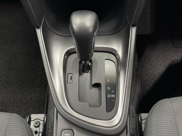 ヤリスクロス G ETC装備 リヤカメラ スマートエントリー イモビライザー オートエアコン アルミホイール キーレス パワーウィンドウ クルコン ABS ドライブレコーダー エアバッグ パワーステアリング(11枚目)