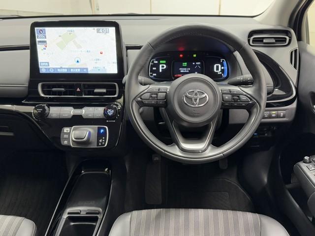 アクア Ｇ　ＶＳＣ　アルミ　衝突軽減ブレーキ　メモリナビ　アイドルストップ　パワーシート　バックモニター　ＬＥＤ　クルーズコントロール　スマートキー　ＥＴＣ車載器　ＡＣ１００Ｖ　ドライブレコーダー　フルセグＴＶ（4枚目）