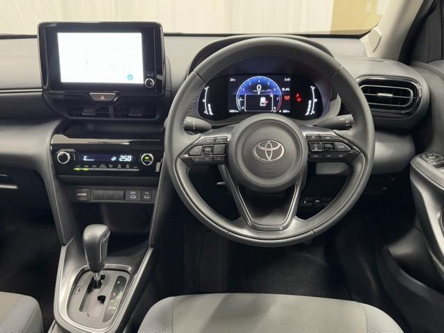 ヤリスクロス G ETC装備 リヤカメラ 点検記録簿 スマートエントリー イモビライザー オートエアコン アルミホイール キーレス パワーウィンドウ クルコン ABS ドライブレコーダー エアバッグ パワーステアリング(4枚目)