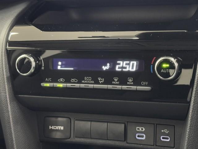 ヤリスクロス Ｇ　ＥＴＣ装備　リヤカメラ　点検記録簿　スマートエントリー　イモビライザー　オートエアコン　アルミホイール　キーレス　パワーウィンドウ　クルコン　ＡＢＳ　エアバッグ　パワーステアリング　サイドエアバッグ（7枚目）