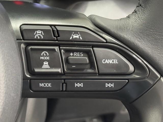 ヤリスクロス Ｇ　ＥＴＣ装備　リヤカメラ　点検記録簿　スマートエントリー　イモビライザー　オートエアコン　アルミホイール　キーレス　パワーウィンドウ　クルコン　ＡＢＳ　エアバッグ　パワーステアリング　サイドエアバッグ（11枚目）