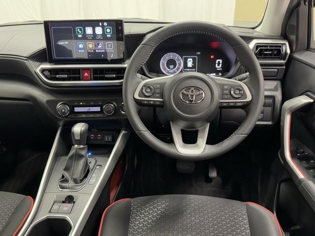 ライズ Ｚ　衝突回避システム　メディアプレイヤー接続　スマートキ－　リヤカメラ　アルミホイール　エコアイドル　ＬＥＤライト　オートエアコン　横滑り防止機能　ＴＶ　キーフリー　パワーウインドウ　エアバッグ　ＥＴＣ（4枚目）