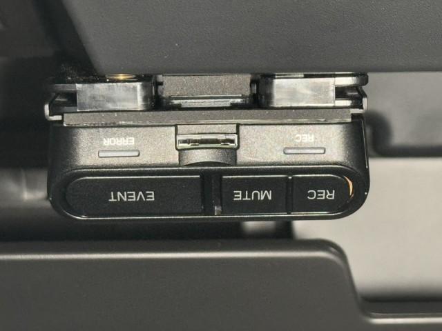 レヴォーグ ＳＴＩスポーツ　ＥＸ　ドライブレコーダ　地デジ　クルコン　横滑り防止　ミュージックプレイヤー接続可　フルオートエアコン　記録簿　ＥＴＣ　助手席エアバッグ　アイドリングストップ　４ＷＤ　サイドエアバッグ　アルミホイール　ＰＳ（9枚目）