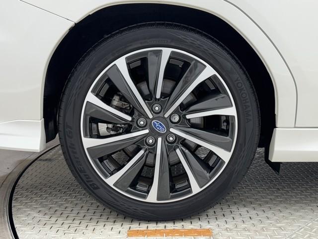 レヴォーグ ＳＴＩスポーツ　ＥＸ　ドライブレコーダ　地デジ　クルコン　横滑り防止　ミュージックプレイヤー接続可　フルオートエアコン　記録簿　ＥＴＣ　助手席エアバッグ　アイドリングストップ　４ＷＤ　サイドエアバッグ　アルミホイール　ＰＳ（18枚目）