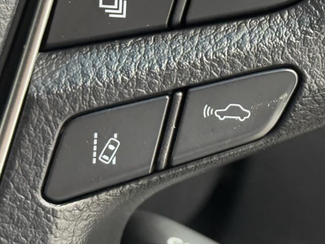 アルファードハイブリッド エグゼクティブラウンジS LEDランプ ダブルエアコン レザーシート 4WD アルミ ミュージックプレイヤー接続可 DVDプレーヤー ETC ドラレコ クルーズコントロール スマートキー 電動シート AC100V PW 記録簿(11枚目)