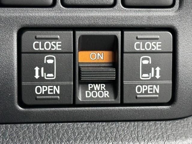 ノア クルマイスシヨウスロープ１　メモリーナビ　バックカメラ　フルセグＴＶ　衝突被害軽減ブレーキ　両側電動スライドドア　ＡＢＳ　ドライブレコーダー　後席モニター　パワーウィンドウ　スマートキー　イモビライザー　横滑り防止装置　記録簿（15枚目）