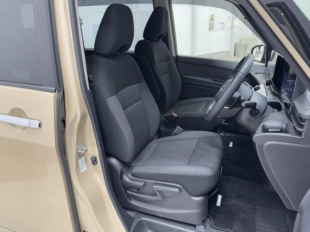 セレナ ＸＶ　日産コネクトナビ　アラウンドビューモニター　ＥＴＣ　フルセグＴＶ　衝突被害軽減ブレーキ　両側電動スライドドア　ＡＢＳ　パワーウィンドウ　横滑り防止装置　ドラレコ　置くだけ充電　記録簿（14枚目）