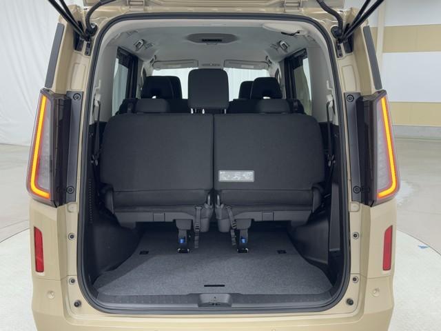 セレナ ＸＶ　日産コネクトナビ　アラウンドビューモニター　ＥＴＣ　フルセグＴＶ　衝突被害軽減ブレーキ　両側電動スライドドア　ＡＢＳ　パワーウィンドウ　横滑り防止装置　ドラレコ　置くだけ充電　記録簿（16枚目）