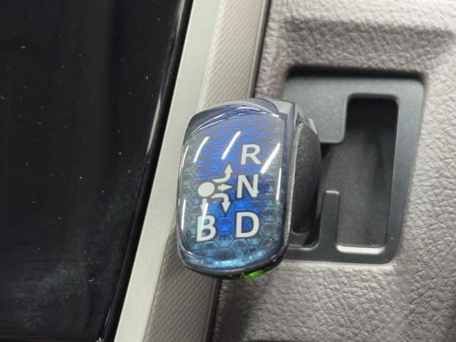 SAI S サイドエアバッグ DVD再生機能 Pシート Bカメラ スマ-トキ- キーフリー 横滑り防止機能 ナビTV オートクルーズ 地デジ 整備記録簿 エアバック エアコン アルミホイール パワーウィンドウ(12枚目)