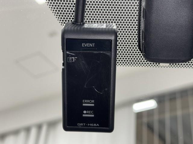 プリウス ＳセーフティプラスＩＩ　ディスプレイオーディオ　ナビ　バックカメラ　フルセグ　衝突被害軽減ブレーキ　ドライブレコーダー　ＥＴＣ　ＡＢＳ　ＬＥＤヘッドライト　スマートキー　コンセント　イモビライザー　記録簿（8枚目）