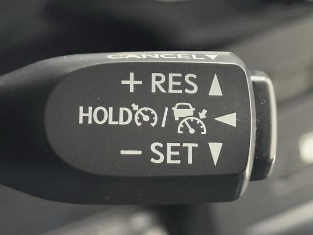 プリウス ＳセーフティプラスＩＩ　ディスプレイオーディオ　ナビ　バックカメラ　フルセグ　衝突被害軽減ブレーキ　ドライブレコーダー　ＥＴＣ　ＡＢＳ　ＬＥＤヘッドライト　スマートキー　コンセント　イモビライザー　記録簿（10枚目）