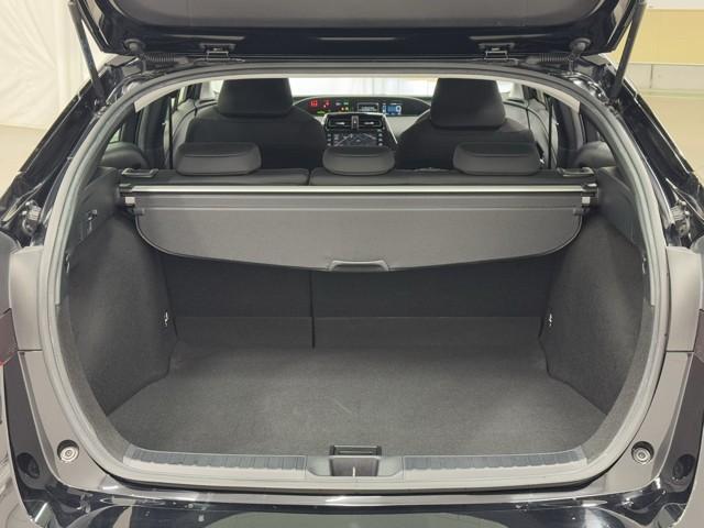 プリウス ＳセーフティプラスＩＩ　ディスプレイオーディオ　ナビ　バックカメラ　フルセグ　衝突被害軽減ブレーキ　ドライブレコーダー　ＥＴＣ　ＡＢＳ　ＬＥＤヘッドライト　スマートキー　コンセント　イモビライザー　記録簿（17枚目）