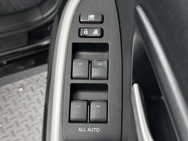 プリウス ジョシュセキリフトアップＡ　メモリーナビ　フルセグ　バックカメラ　ＥＴＣ　ドラレコ　スマートキー　イモビライザー　ＨＩＤヘッドライト　横滑り防止装置　オートエアコン　パワーウィンドウ　ＡＢＳ　純正アルミ　記録簿（16枚目）