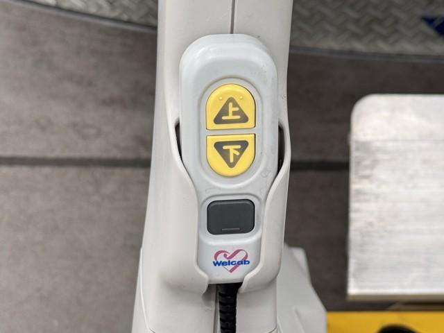 ハイエースバン WEL クルマイスシヨウB メモリーナビ バックカメラ ワンセグ 衝突被害軽減ブレーキ ABS ドライブレコーダー キーレス イモビライザー パワーウィンドウ 片側電動スライドドア 横滑り防止装置 ハロゲンライト 記録簿(5枚目)