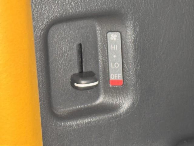 ハイエースバン WEL クルマイスシヨウB メモリーナビ バックカメラ ワンセグ 衝突被害軽減ブレーキ ABS ドライブレコーダー キーレス イモビライザー パワーウィンドウ 片側電動スライドドア 横滑り防止装置 ハロゲンライト 記録簿(12枚目)