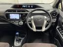 シックな色使いの運転席周りですね。すっきりとしたデザインで上品な色使いです。居心地の良い運転席、長く座ってられるリラックスできるデザインがいいですね。