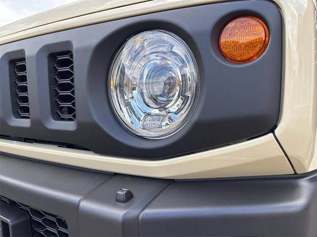 ジムニー ＸＣ　４ＷＤ　４ＡＴ　届出済未使用車　スズキセーフティサポート付　ＬＥＤヘッドライト　車線逸脱警報　衝突軽減システム　スマートキー　オートライト　電動格納ミラー　シートヒーター　アイドリングストップ（8枚目）