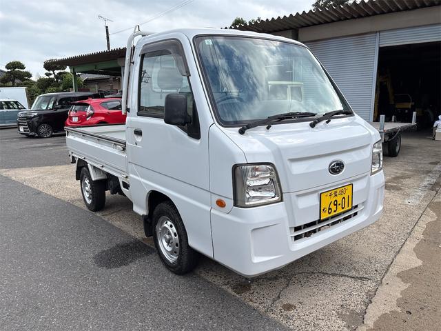 サンバートラック ＴＢ　４ＷＤ　５ＭＴ　エアコン　パワステ　純正ラジオ（6枚目）