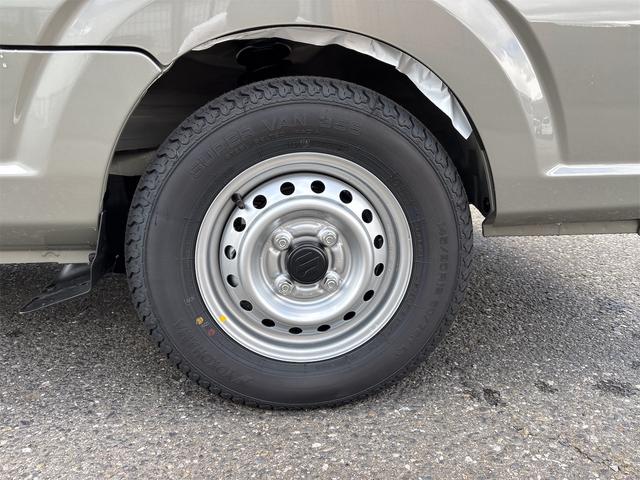 キャリイトラック ＫＣ　届出済未使用車　４ＷＤ　５ＭＴ　アイドリングストップ　オートライト　クリアナンスソナー　エアコン　パワステ　ＡＭ／ＦＭラジオ（21枚目）