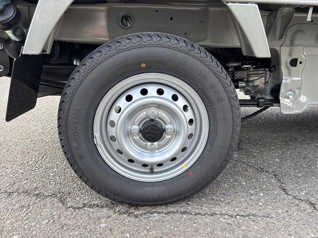 キャリイトラック ＫＣ　届出済未使用車　４ＷＤ　５ＭＴ　アイドリングストップ　オートライト　クリアナンスソナー　エアコン　パワステ　ＡＭ／ＦＭラジオ（22枚目）