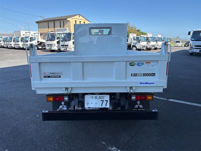 キャンター 　３ｔ　６ＡＴ　新明和製　強化ダンプ支柱付　ＤＵＯＮＩＣ　液晶メーター　アイドリングストップ　バックモニター　Ｂｌｕｅｔｏｏｔｈ対応ラジオ　ＬＥＤヘッドライト　マニュアルエアコン　アクティブサイド（33枚目）