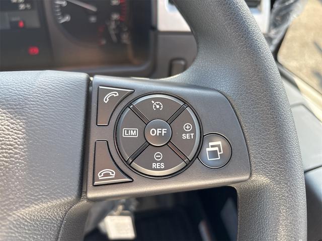 ファイター 3.5t 6MT 新明和製アームロール バックモニター Bluetooth対応ラジオ 車線逸脱警報装置 HID&フォグ 車幅灯 作業灯 オートエアコン(16枚目)