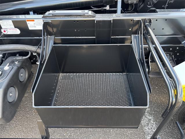 ファイター 3.5t 6MT 新明和製アームロール バックモニター Bluetooth対応ラジオ 車線逸脱警報装置 HID&フォグ 車幅灯 作業灯 オートエアコン(43枚目)