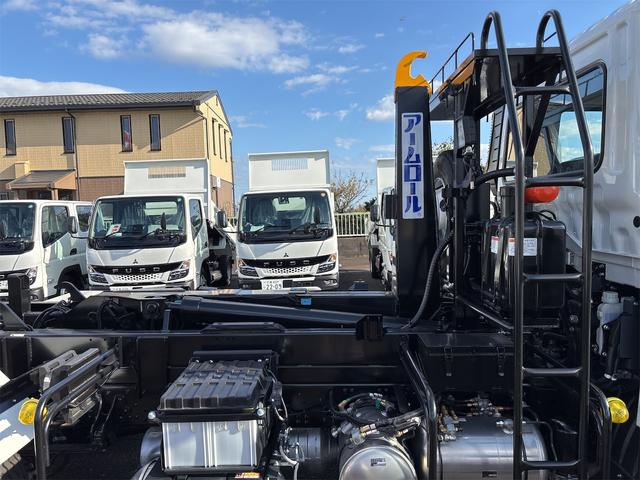 ファイター 3.5t 6MT 新明和製アームロール バックモニター Bluetooth対応ラジオ 車線逸脱警報装置 HID&フォグ 車幅灯 作業灯 オートエアコン(49枚目)