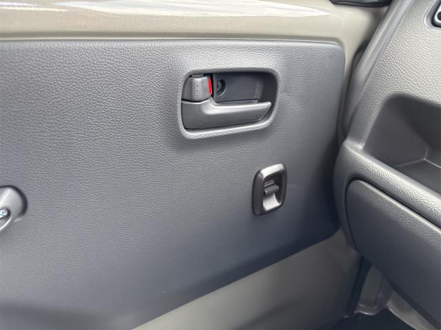 キャリイトラック KCエアコン・パワステ農繁仕様 届出済未使用車 5MT 4WD スズキセーフティサポート デフロック LED荷台作業灯 リアゲートチェーン AM/FMラジオ 電波式キーレスエントリー エアコン パワステ パワーウインドウ(20枚目)