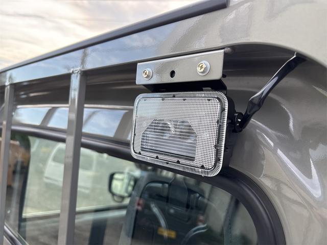 キャリイトラック KCエアコン・パワステ農繁仕様 届出済未使用車 5MT 4WD スズキセーフティサポート デフロック LED荷台作業灯 リアゲートチェーン AM/FMラジオ 電波式キーレスエントリー エアコン パワステ パワーウインドウ(31枚目)