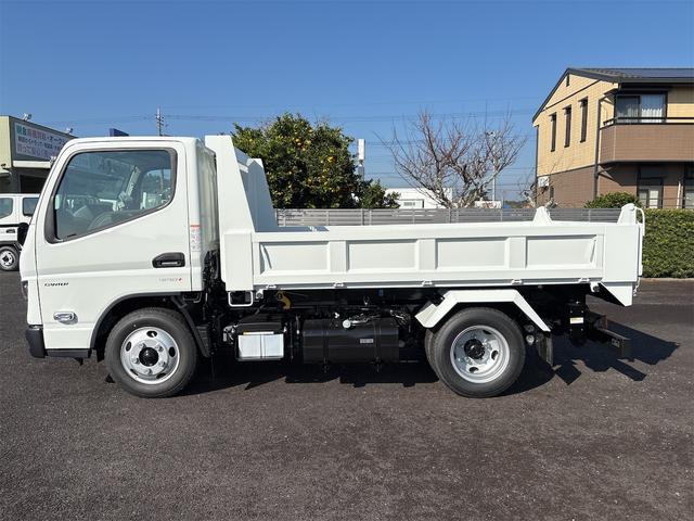キャンター 全低床ダンプ　新明和製ローダーダンプ　３ｔ　５ＭＴ　助手席サンバイザー　助手席電動格納ミラー　バックモニター　スマートキー　ＬＥＤヘッドライト　Ｂｌｕｅｔｏｏｔｈ対応オーディオ（5枚目）