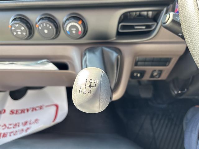 キャンター 全低床ダンプ　新明和製ローダーダンプ　３ｔ　５ＭＴ　助手席サンバイザー　助手席電動格納ミラー　バックモニター　スマートキー　ＬＥＤヘッドライト　Ｂｌｕｅｔｏｏｔｈ対応オーディオ（10枚目）