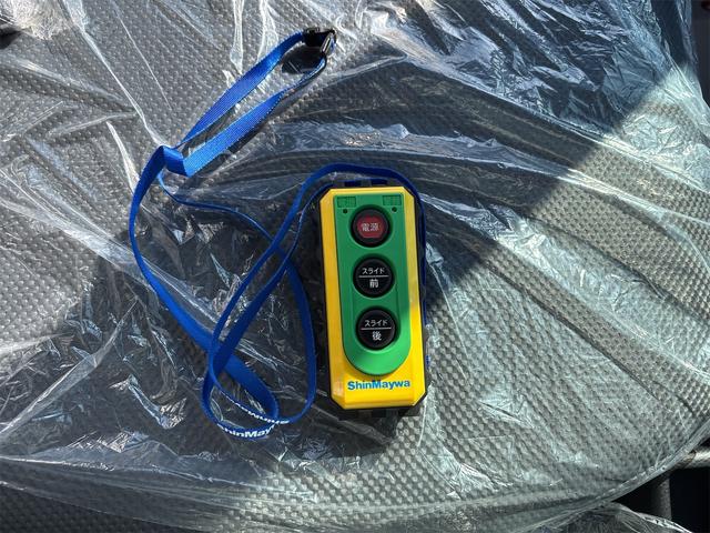 キャンター 全低床ダンプ　新明和製ローダーダンプ　３ｔ　５ＭＴ　助手席サンバイザー　助手席電動格納ミラー　バックモニター　スマートキー　ＬＥＤヘッドライト　Ｂｌｕｅｔｏｏｔｈ対応オーディオ（26枚目）