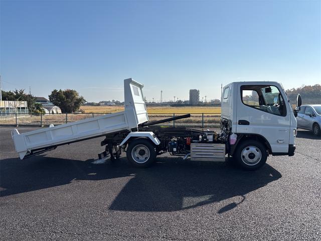 キャンター 全低床ダンプ　新明和製ローダーダンプ　３ｔ　５ＭＴ　助手席サンバイザー　助手席電動格納ミラー　バックモニター　スマートキー　ＬＥＤヘッドライト　Ｂｌｕｅｔｏｏｔｈ対応オーディオ（44枚目）