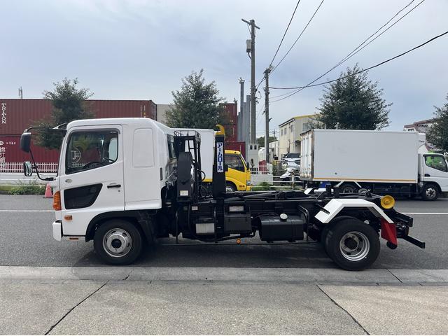 ヒノレンジャー 4tアームロール車 H23年式 新明和製 アームロール 最大積載量3,750kg 走行距離約332,000km 箱なし キャブバックステップ付 車検付 ETC付(7枚目)