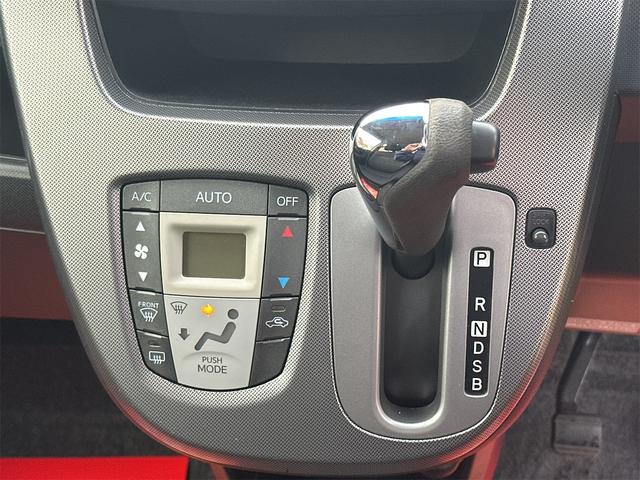 ムーヴ カスタム　ＲＳ　☆インタークーラーターボ・プッシュスタート・スマートキー・純正ナビ＆ＴＶ・１５インチＡＷ・ＬＥＤライト・フォグランプ・ウインカーミラー・ＭＯＭＯステアリング・（11枚目）