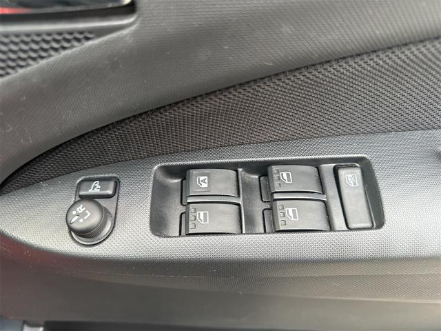 ムーヴ カスタム　ＲＳ　☆インタークーラーターボ・プッシュスタート・スマートキー・純正ナビ＆ＴＶ・１５インチＡＷ・ＬＥＤライト・フォグランプ・ウインカーミラー・ＭＯＭＯステアリング・（39枚目）