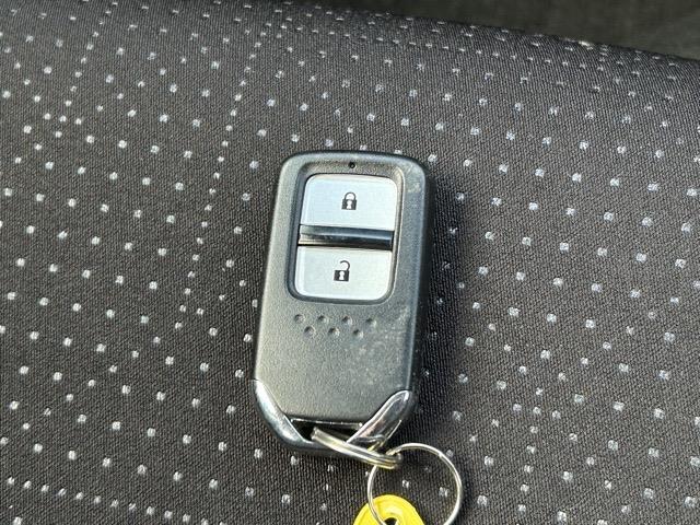 Fパッケージ 4WD 社外ナビ(CD/USB/SD) バックカメラ スマートキー ドライブレコーダー スマートキー ワイパーデアイサー 横滑り防止 ETC(8枚目)