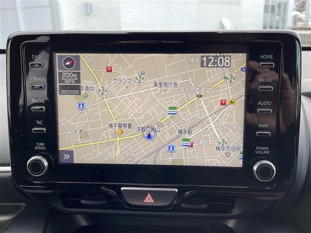 ヤリス ハイブリッドＺ　４ＷＤ　純正メモリナビ　ＦＭ　ＡＭ　ＣＤ　ＢＴ　ＵＳＢ　　スマートキー　レーダークルーズコントロール　全方位カメラ　前後ドライブレコーダー　クリアランスソナー　前後コーナーセンサー　衝突軽減ブレーキ（3枚目）