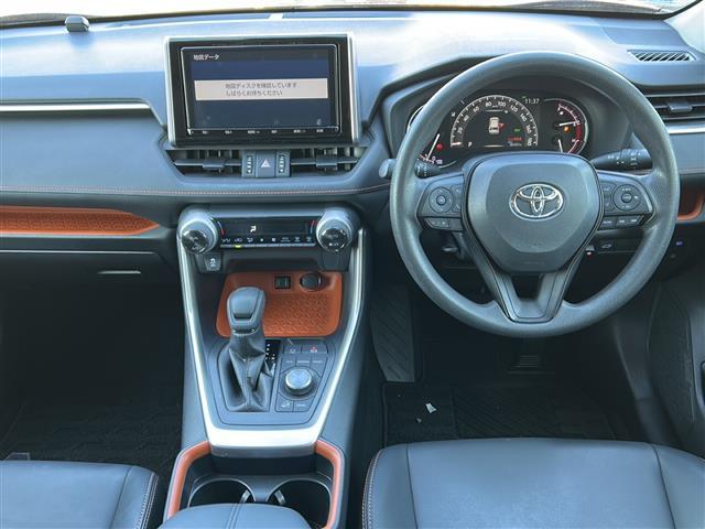 ＲＡＶ４ アドベンチャー　純正ナビ　フルセグ　バックカメラ　クルコン　ＥＴＣ　電動リアゲート　ルーフレール　純正アルミ　ＬＥＤヘッドライト　オートライト　オートエアコン　スマートキー　プッシュエンジン　４ＷＤ（2枚目）